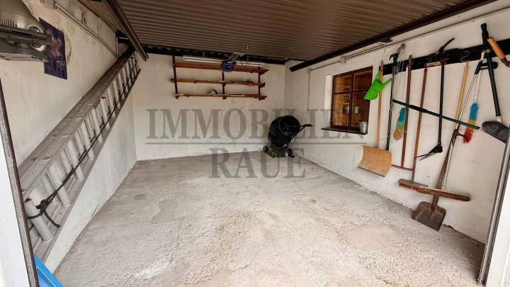 GROSSZÜGIGES 1- BIS 2-FAMILIENHAUS MIT EBENEM GRUNDSTÜCK IN ST. INGBERT - SOFORT FREI
