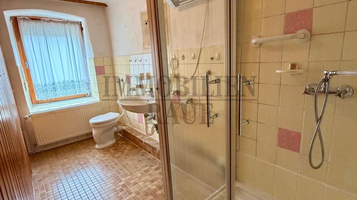 GROSSZÜGIGES 1- BIS 2-FAMILIENHAUS MIT EBENEM GRUNDSTÜCK IN ST. INGBERT - SOFORT FREI