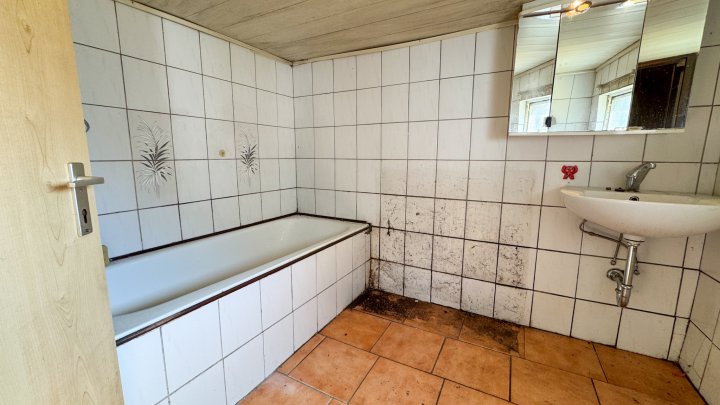 AM GALGENBERG - Renovierungsbedürftige DHH in guter Lage von Zweibrücken (Stadt)