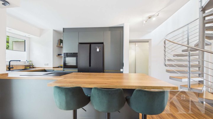 Maisonettewohnung mit Penthousecharakter & beeindruckendem Panoramablick über Saarbrücken