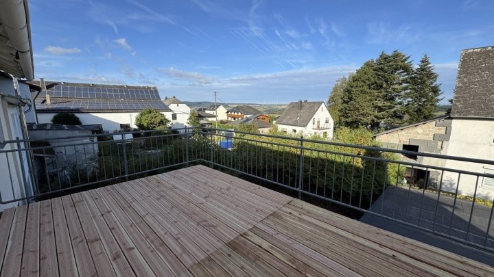 Sofort bezugsbereit: Einfamilienhaus mit Garten und Apartment am Nationalpark Hunsrück-Hochwald