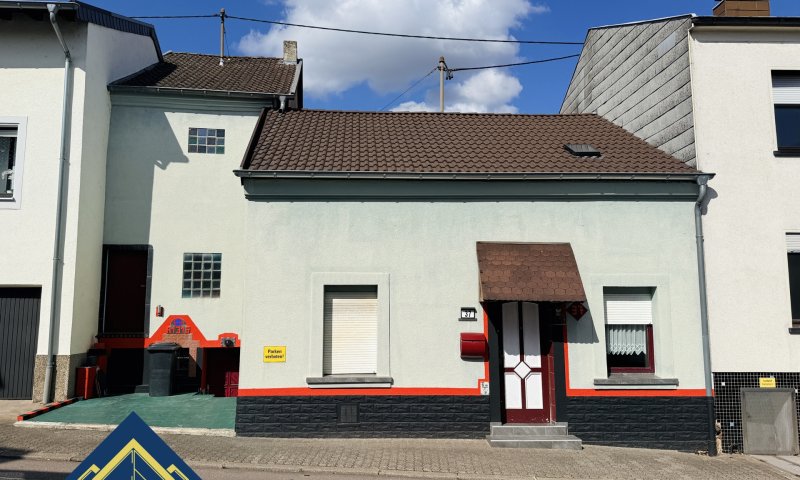 Handwerkerhaus mit Terrasse, Garten und Blick ins Grüne in Wallerfangen-OT zu verkaufen