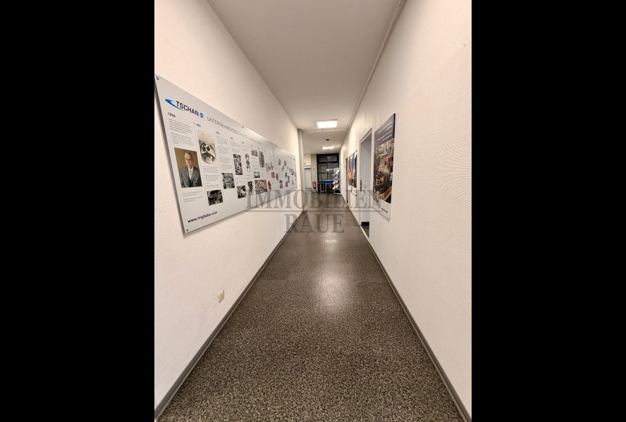 Flur Bürogebäude EG