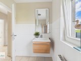 OG - Tageslichtbad mit Dusche