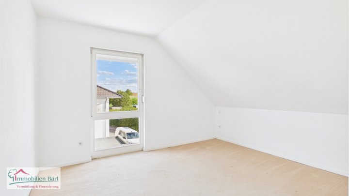 WINCHERINGEN-BILZINGEN: WOHNGLÜCK INMITTEN VON NATUR! 4 SCHLAFZIMMER / 2 BÄDER / GARAGE UND GARTEN
