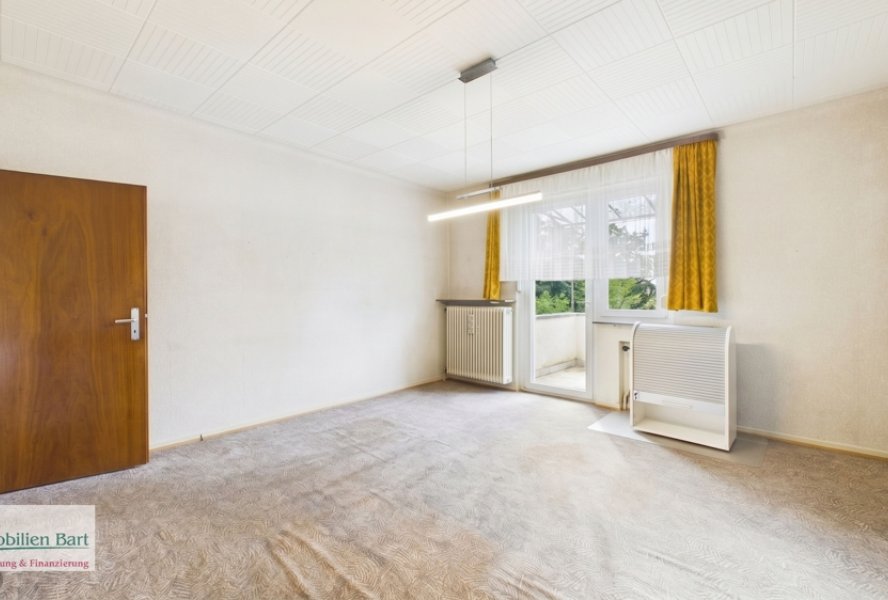 Esszimmer mit Zugang vom Balkon