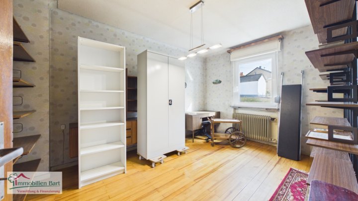 MERZIG - OT: FREISTEHENDES WOHNHAUS MIT WEITBLICK