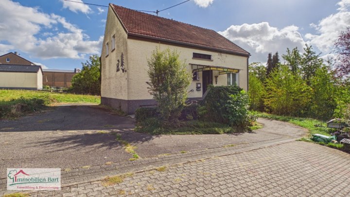 MERZIG - OT: FREISTEHENDES WOHNHAUS MIT WEITBLICK