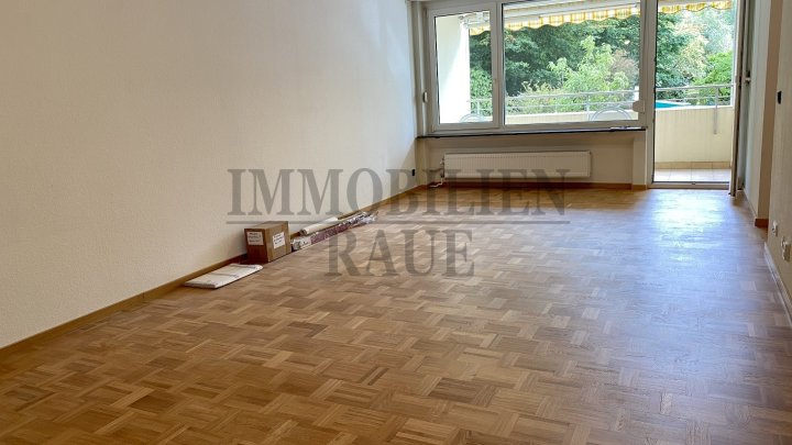 GROSSE 4 ZKB EIGENTUMSWOHNUNG MIT SÜD-WEST BALKON UND GARAGE IN DUDWEILER-SÜD - GUT VERMIETET