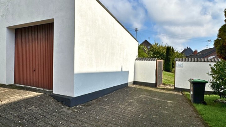 Gepflegtes 2-3 Familienhaus in Ortsmitte von Quierschied