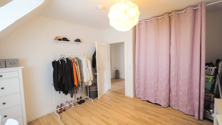 AM FASANERIEBERG - Gepflegte 3-ZKB Dachgeschosswohnung mit EBK in Zweibrücken-Stadt