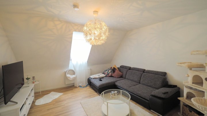 AM FASANERIEBERG - Gepflegte 3-ZKB Dachgeschosswohnung mit EBK in Zweibrücken-Stadt