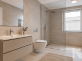 2.4.2. Badezimmer Blick Fenster