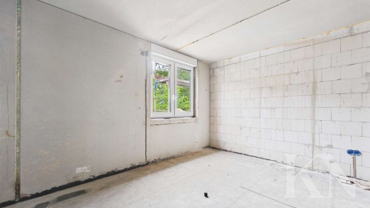 Wohnen mit Weitblick. Neubau Gartenwohnung in besonderer Hanglage von Spiesen-Elversberg