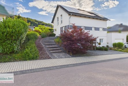 Grundstück