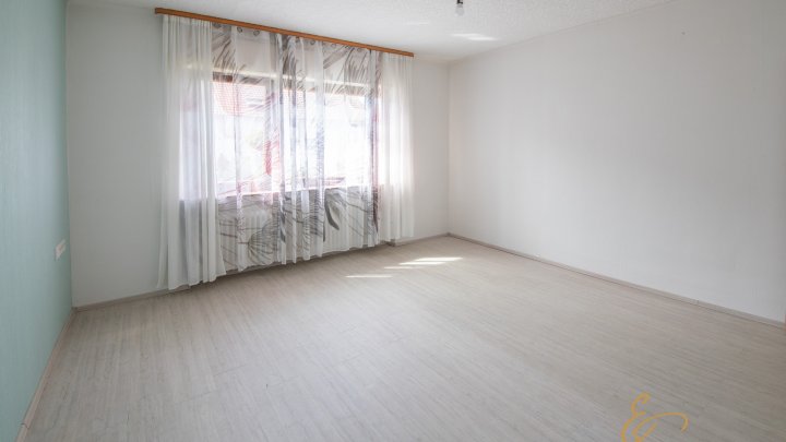 Mehr Platz, als man auf den ersten Blick vermutet – freistehender Bungalow in Ensdorf