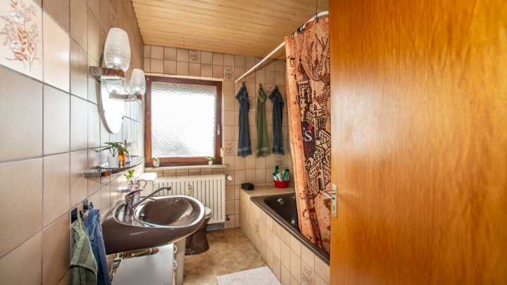Freistehendes Ein- bis Zweifamilienhaus als Kapitalanlage oder Eigenheim