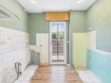 Küche mit Zugang zum Balkon EG 