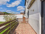 Balkon mit Blick in den Garten EG