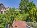Ausblick vom Balkon in den Garten