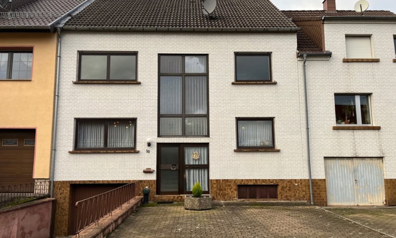 Gepflegtes Reihenmittelhaus in ruhiger Lage von Lauterbach