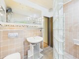 Bad mit begehbarer Dusche
