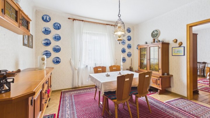 Einfamilienhaus mit viel Platz für Neugestaltung
