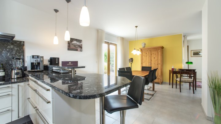 Wohnen mit Weitblick- exklusives Einfamilienhaus in bevorzugter Höhenlage