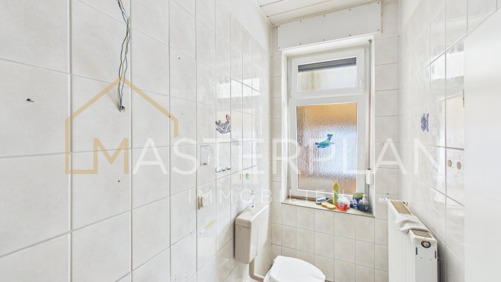 Renovierungsbedürftiges Zweifamilienhaus in zentraler Lage von Dillingen