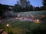 Garten in der Dämmerung