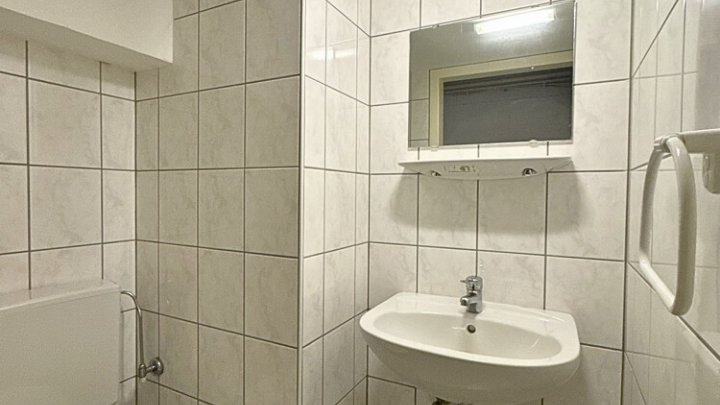 Hochwertig modernisiertes freistehendes Villenanwesen in schöner Lage