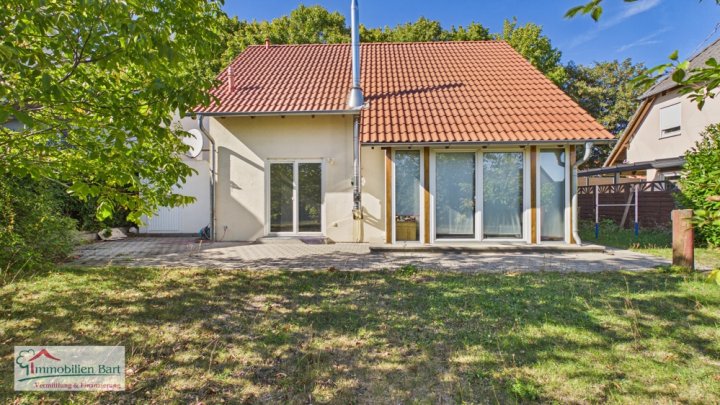 GRENZNÄHE LUXEMBURG: WOHNHAUS MIT GARAGE / GARTEN IN PERL-BORG!