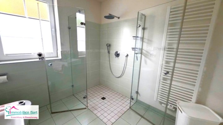 ORSCHOLZ: A+ - WOHNUNG MIT GARAGE / 2 SCHLAFZIMMER / GROßE TERRASSE / IN TOP-WOHNLAGE !!!
