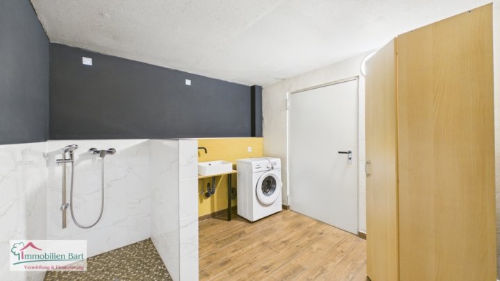 SAARBURG/SERRIG: EXTRAVAGANTES, NEUES WOHNHAUS AN MAXIMAL 2 PERSONEN ZU VERMIETEN!