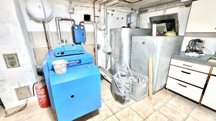 Wohnhaus mit 2 Wohneinheiten auf attraktivem Grundstück -Potenzial zur Neubebauung