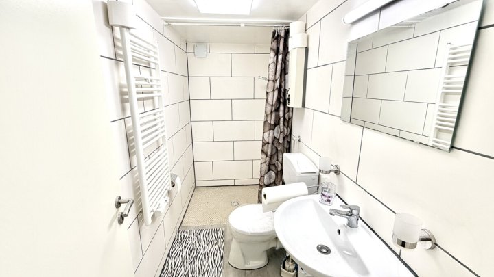 Wohnhaus mit 2 Wohneinheiten auf attraktivem Grundstück -Potenzial zur Neubebauung