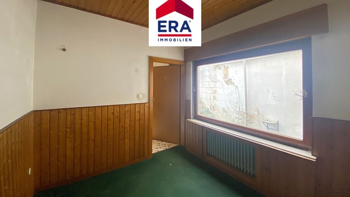 EINFAMILIENHAUS-REIHENHAUS, SANIERUNGSOBJEKT IN GROSSROSSELN