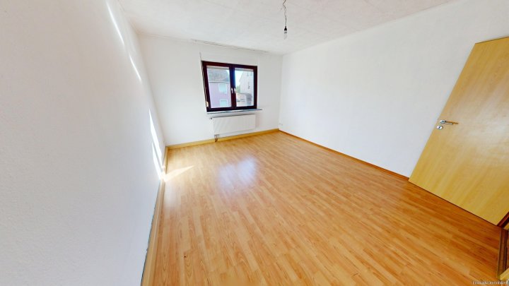 Helle und großzügige Obergeschosswohnung in Klarenthal zu vermieten