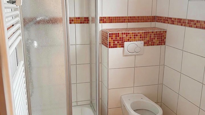 Geflegtes Zweifamilienhaus mit guter Lage auf dem Heidstock.