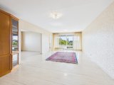 Wohnen sehr geräumig mit Loggia