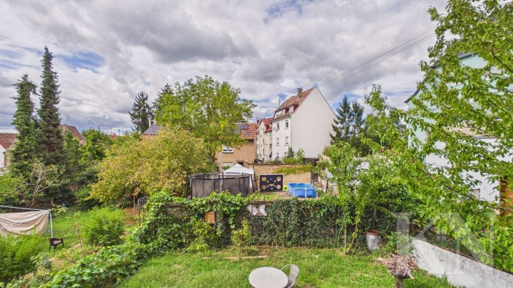 Wohnen, vermieten oder Mehrgenerationenwohnen – Dreifamilienhaus in Saarbrücken