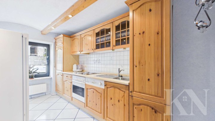 Ein- bis Zweifamilienhaus mit großem Grundstück, zwei Balkonen und Ausbaupotenzial in Gersheim!