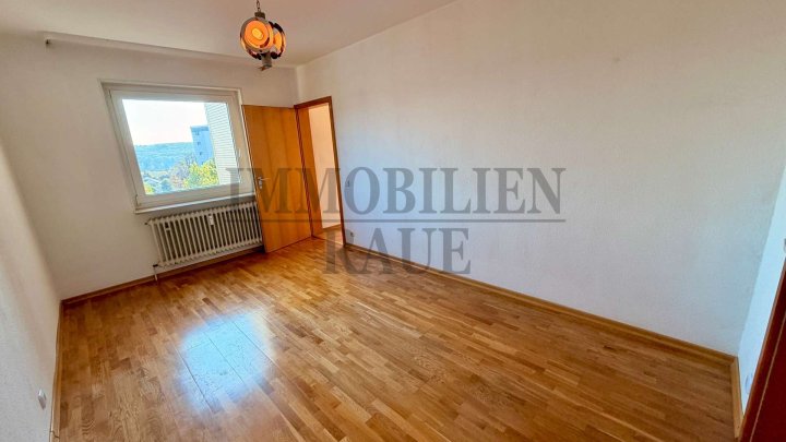 GEPFLEGTE 3 ZKB WOHNUNG MIT SÜD-BALKON UND GARAGE IN EINEM SEHR GEPFLEGTEN OBJEKT IN SULZBACH