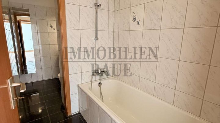 GEPFLEGTE 3 ZKB WOHNUNG MIT SÜD-BALKON UND GARAGE IN EINEM SEHR GEPFLEGTEN OBJEKT IN SULZBACH