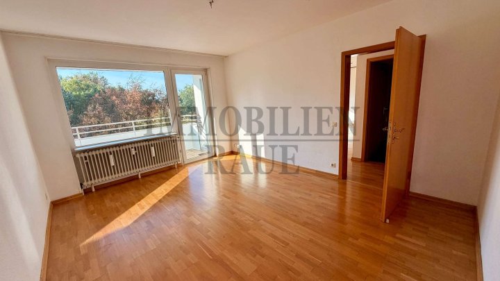 GEPFLEGTE 3 ZKB WOHNUNG MIT SÜD-BALKON UND GARAGE IN EINEM SEHR GEPFLEGTEN OBJEKT IN SULZBACH