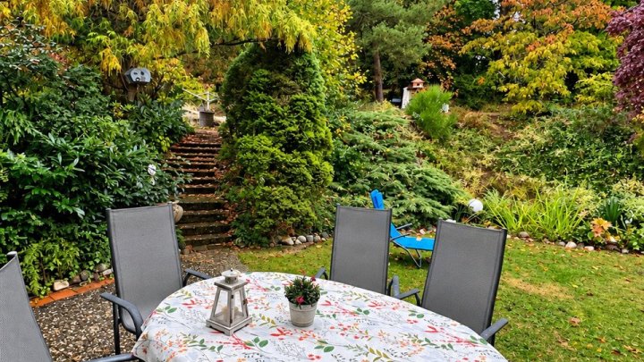 Großzügiges Einfamilienhaus in Großrosseln - Stilvolles Wohnen mit Kamin und großem Garten