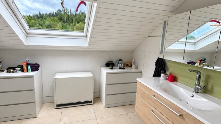 Großzügiges Einfamilienhaus in Großrosseln - Stilvolles Wohnen mit Kamin und großem Garten