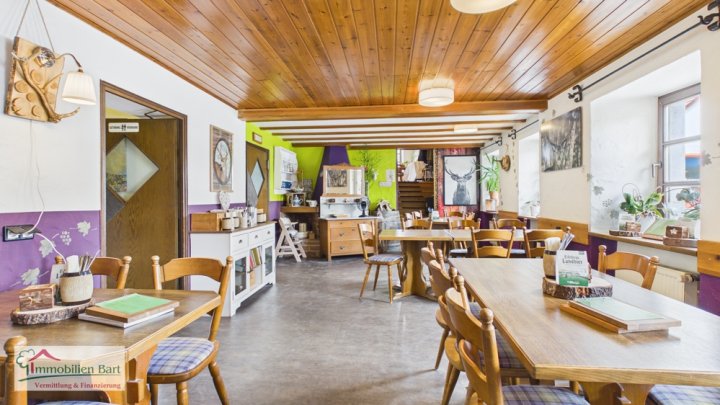 VIELSEITIGE IMMOBILIE MIT GASTRONOMIE, FERIENWOHNUNG UND GROßZÜGIGEM WOHNBEREICH IN ZERF