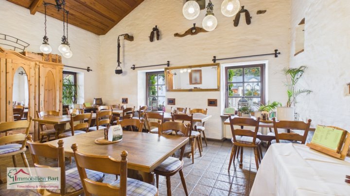 VIELSEITIGE IMMOBILIE MIT GASTRONOMIE, FERIENWOHNUNG UND GROßZÜGIGEM WOHNBEREICH IN ZERF
