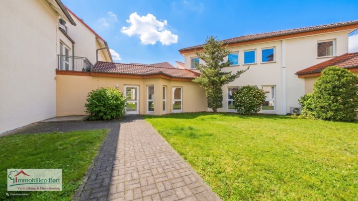 SENIORENGALERIE PERL: GEMÜTLICHE 2 ZIMMER-WOHNUNG MIT TERRASSE UND KELLER!